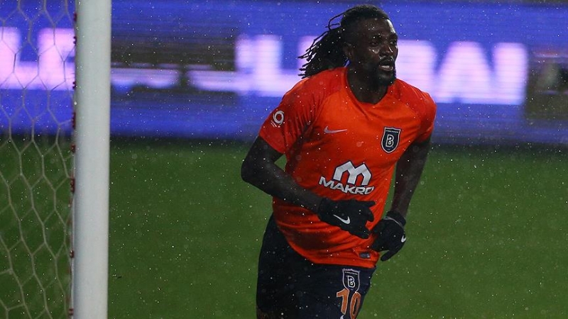 Adebayor yıllara meydan okuyor