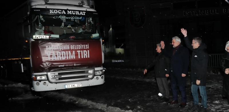 BAŞAKŞEHİR’DE TOPLANAN YARDIM TIRLARI YOLA ÇIKTI