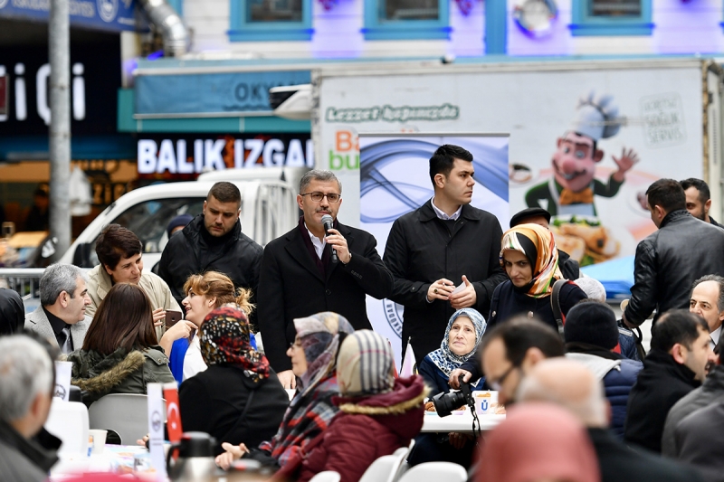 BAŞKAN TÜRKMEN ÜSKÜDAR KAPALI ÇARŞI VE MERKEZ ÇARŞI ESNAFIYLA KAHVALTIDA BULUŞTU