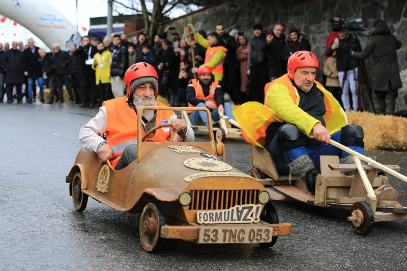 FORMULAZ, 10 TON HAMSİ, HORON VE DOYASIYA EĞLENCE