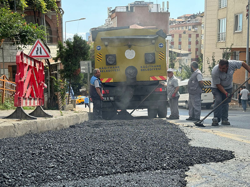 KÂĞITHANE BELEDİYESİ’NDEN YOL BAKIM VE ASFALTLAMA ÇALIŞMALARI