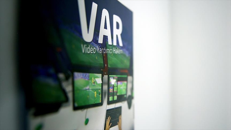 'VAR, futbolun önüne geçiyor'