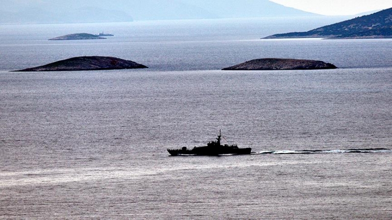 Yunanistan'da savaş uçağı düştü