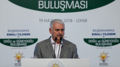 Başbakan Yıldırım: Ay yıldızlı bayrağa rengini birlikte beraber verdik