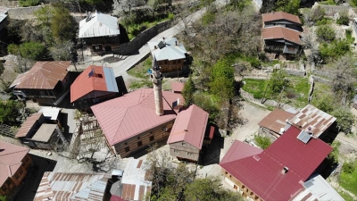 Bu köy 'Orada bir köy var uzakta' diyenleri ağırlıyor