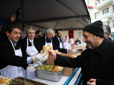 Esenler’de Hamsi Ve Horon Coşkusu