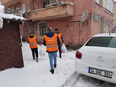 KARLI HAVADA DIŞARI ÇIKAMAYANLARI UNUTMADIK