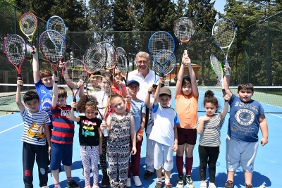 NAKKAŞTEPE MİLLET BAHÇESİ’NDE TENİS DERSLERİ BAŞLADI