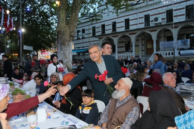 Paşabahçe Meydan İftarı’nda Anneler Günü Kutlandı